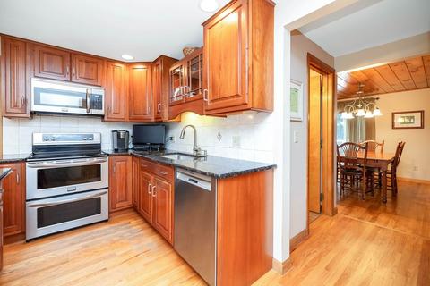 25 Sterling Dr, Easthampton, MA 01027 photo 8