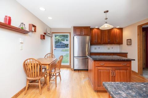 25 Sterling Dr, Easthampton, MA 01027 photo 5