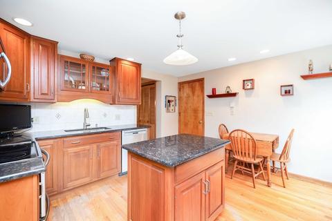 25 Sterling Dr, Easthampton, MA 01027 photo 6