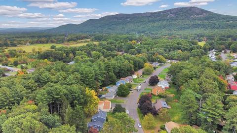 25 Sterling Dr, Easthampton, MA 01027 photo 33