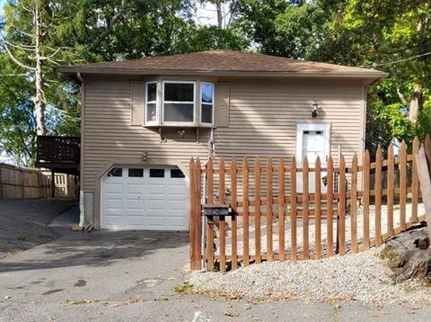 15 Nelson St, Webster, MA 01570 photo 2