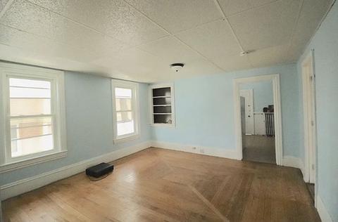 76 Elm St, Worcester, MA 01609 photo 2