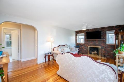 254 Nottingham St, Springfield, MA 01104 photo 4