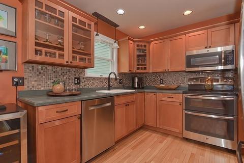 26 Fiske Ave, Upton, MA 01568 photo 3