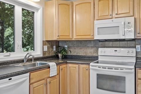 14 Bishop Ave, Worcester, MA 01603 photo 14