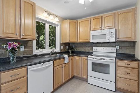 14 Bishop Ave, Worcester, MA 01603 photo 13