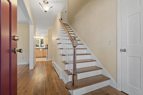 14 Bishop Ave, Worcester, MA 01603 photo 3