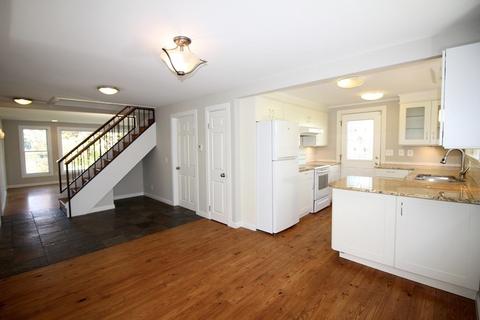 114 Arcadia Blvd, Springfield, MA 01118 photo 3