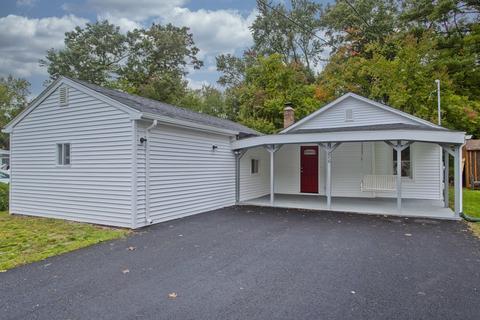 276 Parkerview St, Springfield, MA 01129 photo 2