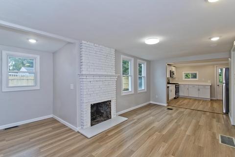 276 Parkerview St, Springfield, MA 01129 photo 10