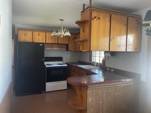 748 Grayson Dr, Springfield, MA 01119 photo 3
