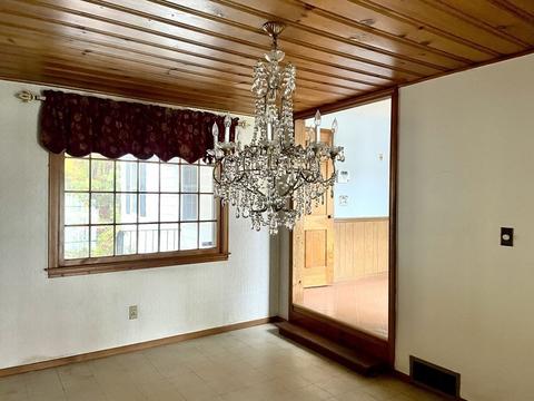 748 Grayson Dr, Springfield, MA 01119 photo 5