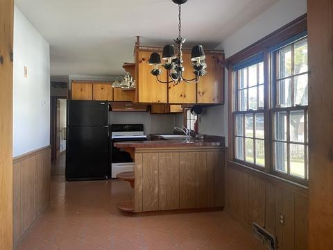 748 Grayson Dr, Springfield, MA 01119 photo 4