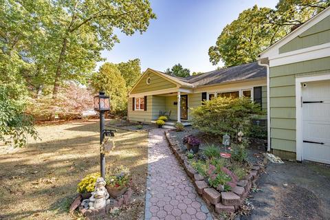 29 Eunice Dr, Longmeadow, MA 01106 photo 3