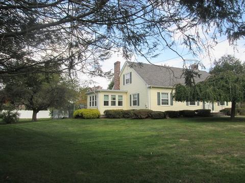 9 Ash St, Webster, MA 01570 photo 3