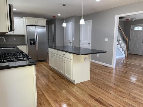 35 Boyer St, Springfield, MA 01109 photo 5