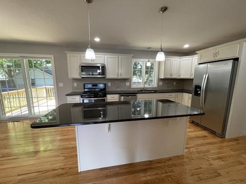35 Boyer St, Springfield, MA 01109 photo 2