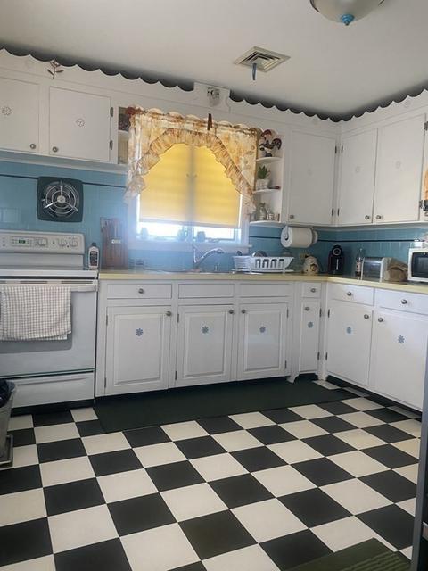 179 Bush St, Fall River, MA 02724 photo 8