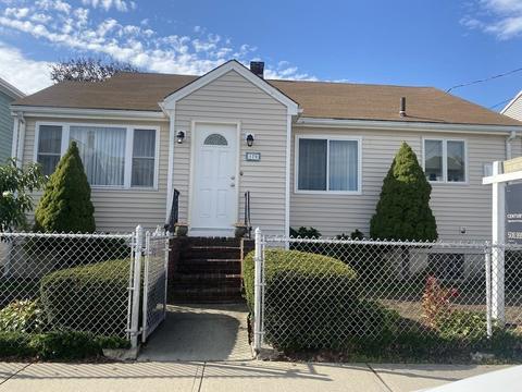 179 Bush St, Fall River, MA 02724 photo 1