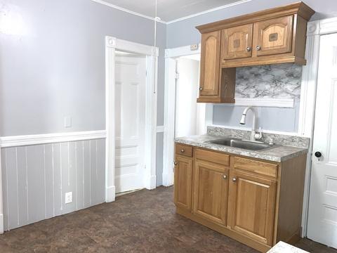 62 Malden St, Springfield, MA 01108 photo 2