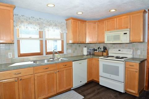 14 Crane St, Danvers, MA 01923 photo 9