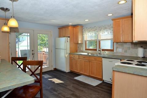 14 Crane St, Danvers, MA 01923 photo 8