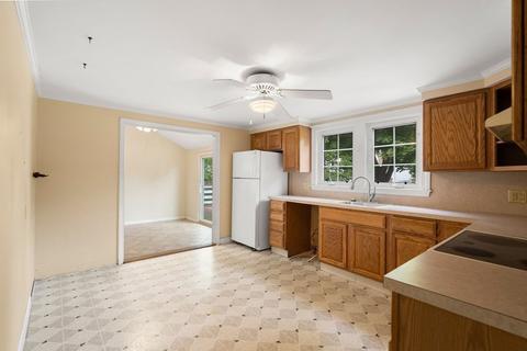22 Chipman Rd, Beverly, MA 01915 photo 8