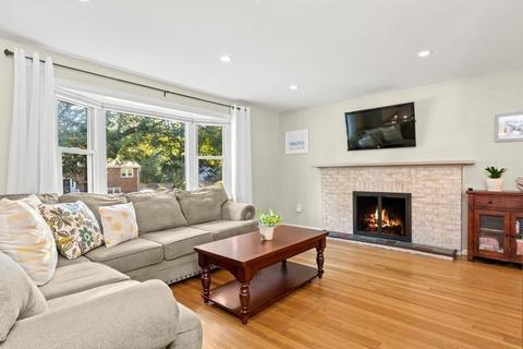 10 Morningside Dr, Beverly, MA 01915 photo 3
