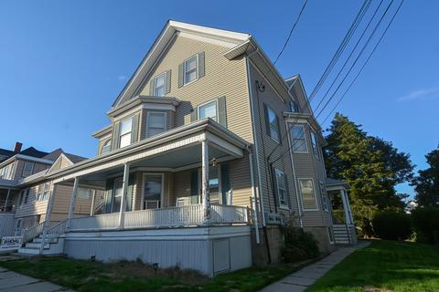 28 Bigelow St, Fall River, MA 02720 photo 2