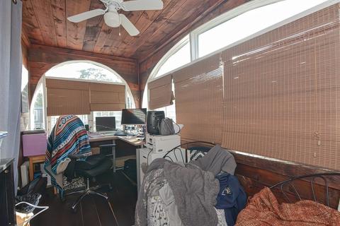 28 Bigelow St, Fall River, MA 02720 photo 9