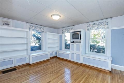 9 Chestnut St, Danvers, MA 01923 photo 6