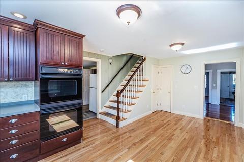 9 Chestnut St, Danvers, MA 01923 photo 12