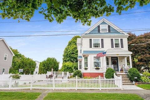 15 Perry St, Danvers, MA 01923 photo 2