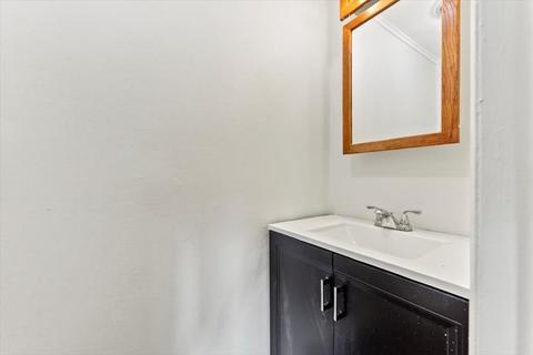 264-266 King St, Springfield, MA 01109 photo 18