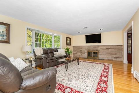 44 Melbourne Ave, Reading, MA 01867 photo 6