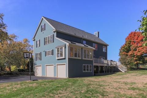 14 Valley St, Dunstable, MA 01827 photo 3