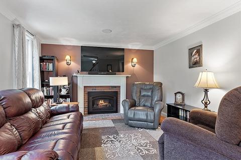 5 Stuart Rd, Sterling, MA 01564 photo 4