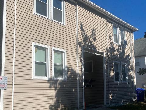 58 Johnson St, Springfield, MA 01108 photo 3