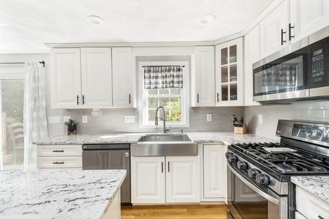 26 Christopher Dr, Attleboro, MA 02703 photo 12