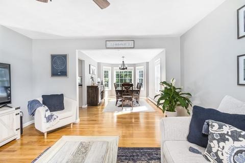 26 Christopher Dr, Attleboro, MA 02703 photo 8