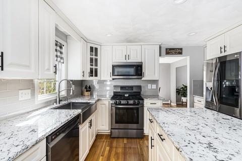 26 Christopher Dr, Attleboro, MA 02703 photo 10