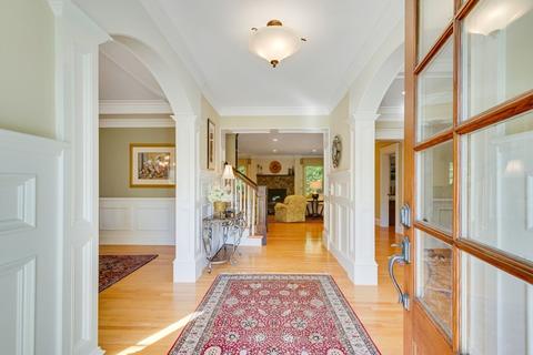 98 Riverbend Ln, Needham, MA 02492 photo 2