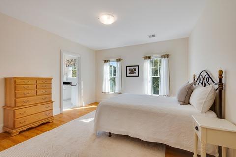 98 Riverbend Ln, Needham, MA 02492 photo 17