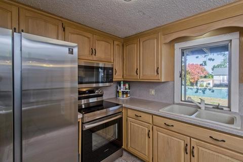 126 Mountainview St, Chicopee, MA 01020 photo 13