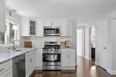 5 Grant St, Danvers, MA 01923 photo 3