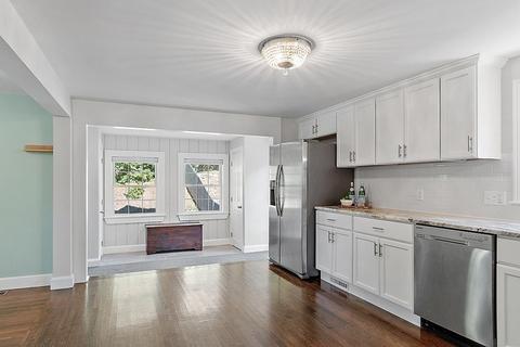 5 Grant St, Danvers, MA 01923 photo 4
