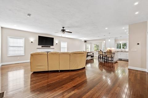 27 Wrentham Rd, Worcester, MA 01602 photo 5