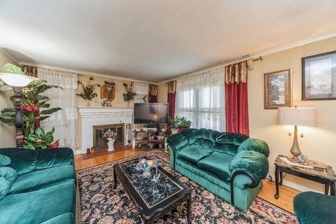 32 Saint Elmo Rd, Worcester, MA 01602 photo 3
