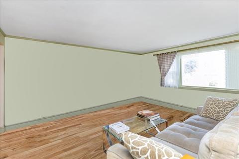 18 Laurel Ln, Reading, MA 01867 photo 5