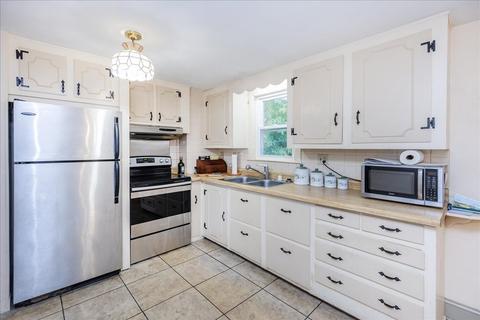 18 Laurel Ln, Reading, MA 01867 photo 8